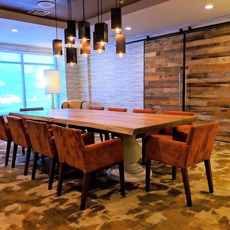Hilton Garden Inn Phoenix Airport Экстерьер фото