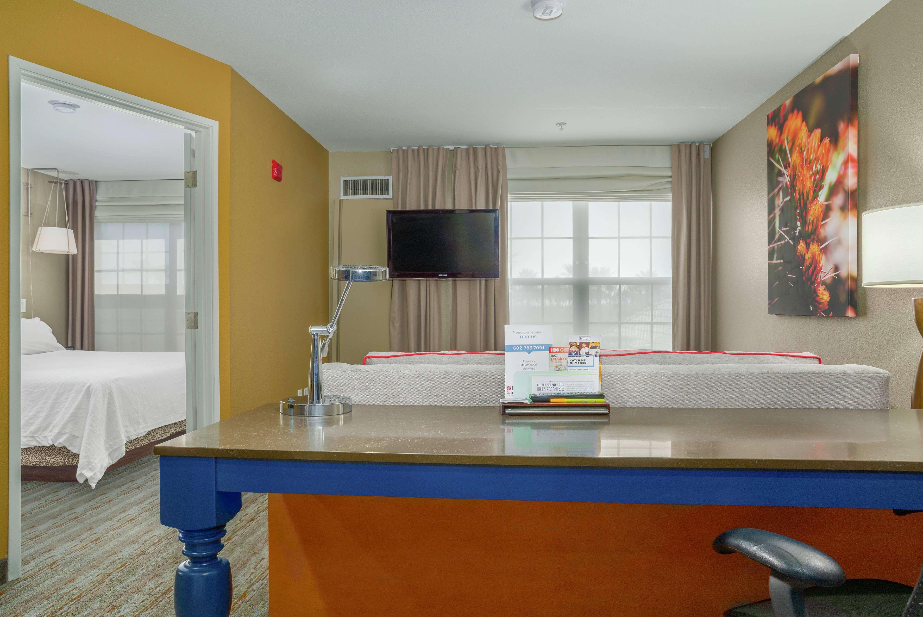 Hilton Garden Inn Phoenix Airport Экстерьер фото