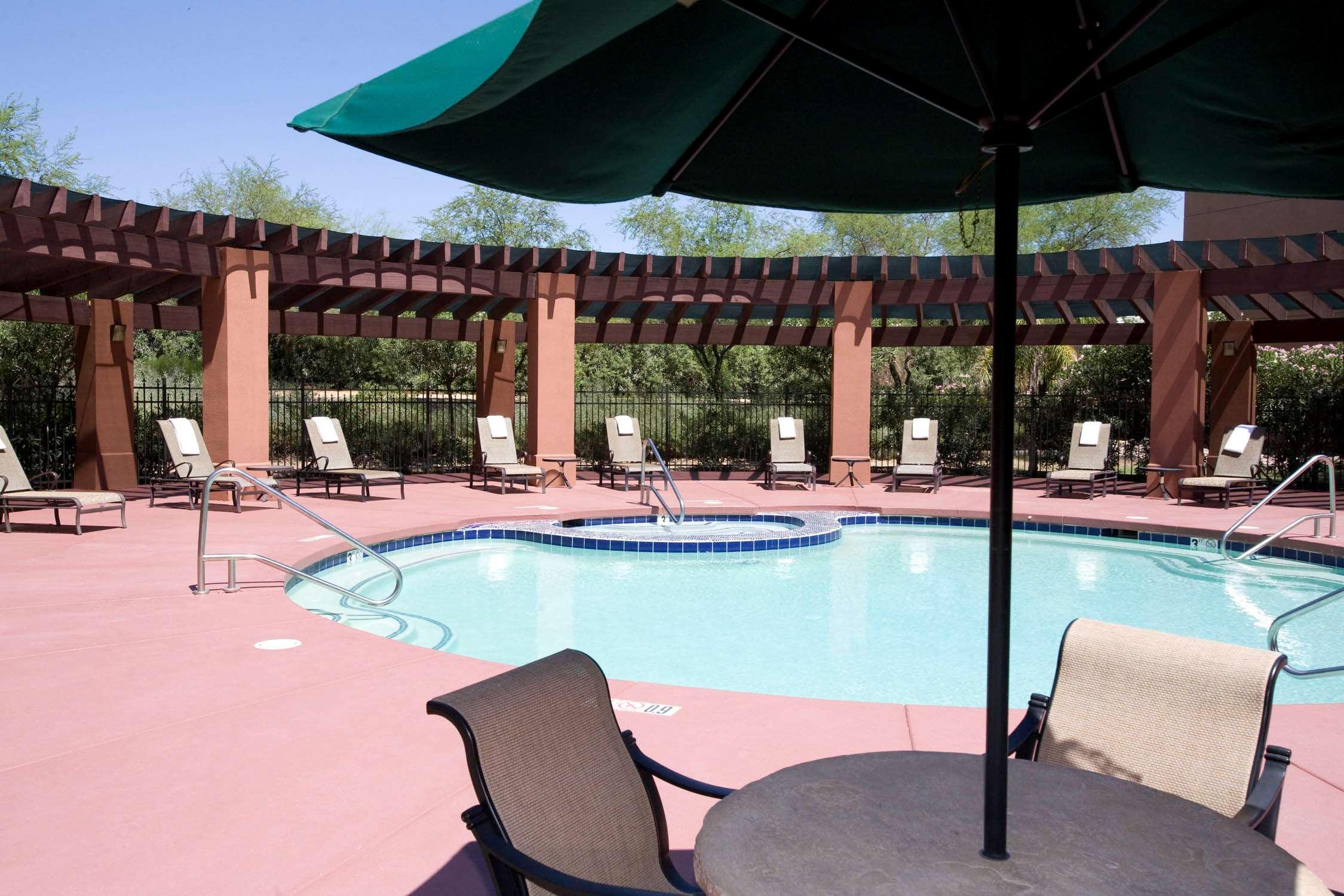Hilton Garden Inn Phoenix Airport Экстерьер фото