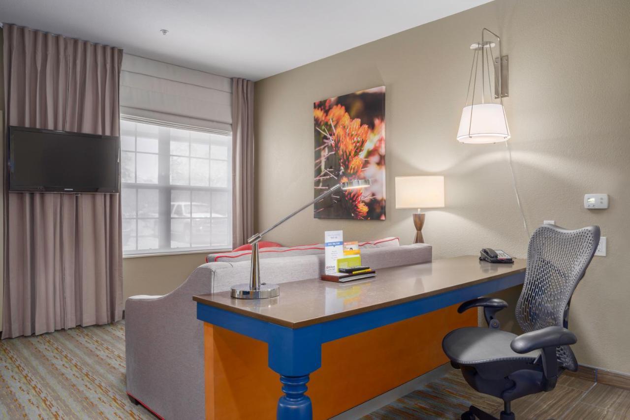 Hilton Garden Inn Phoenix Airport Экстерьер фото