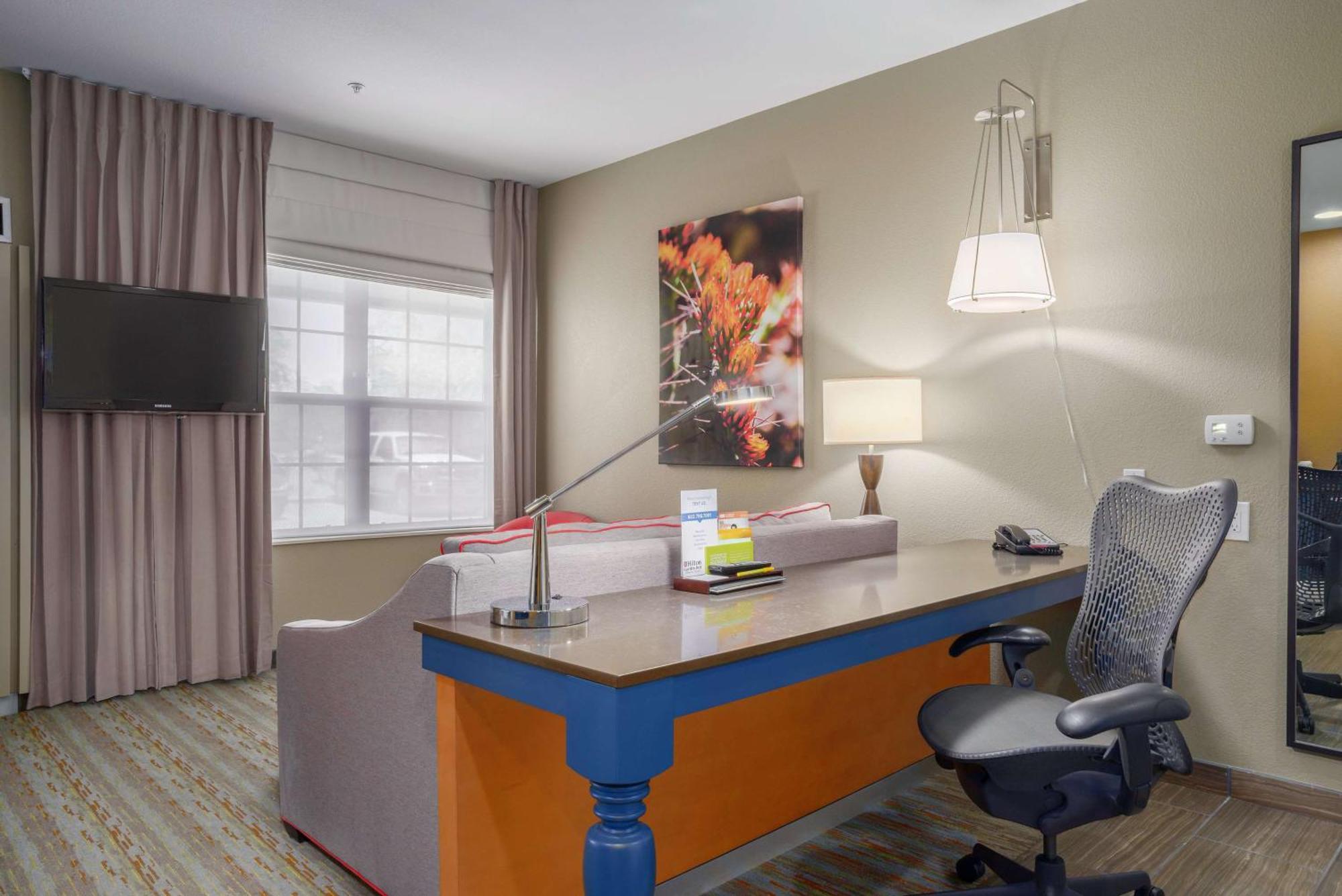 Hilton Garden Inn Phoenix Airport Экстерьер фото
